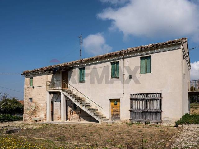 Rustico / Casale in vendita a Recanati MC