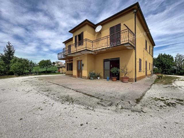 Rustico / Casale in vendita a Recanati MC