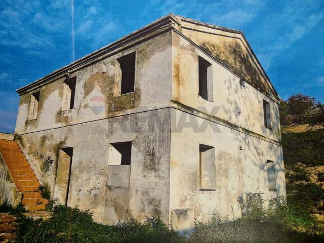 Rustico / Casale in vendita a Recanati MC