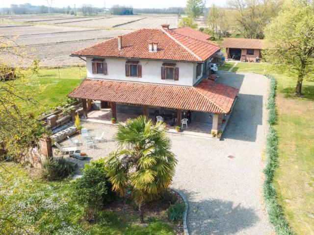Rustico / Casale in vendita a Recetto NO
