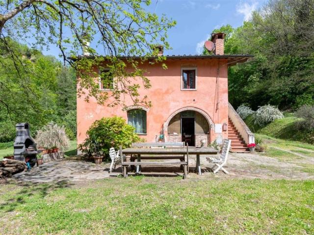 Rustico / Casale in vendita a Reggello FI