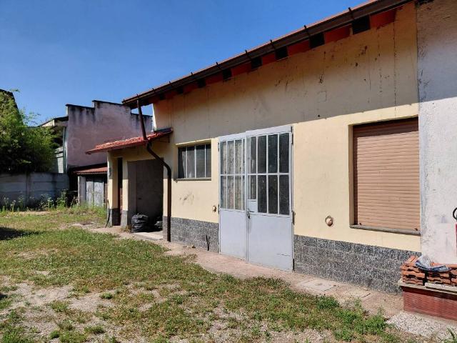 Rustico / Casale in vendita a Rescaldina MI