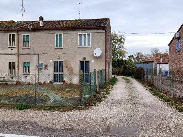 Rustico / Casale in vendita a Riva del Po FE