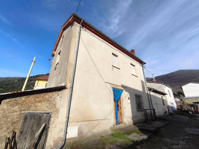 Rustico / Casale in vendita a Rivello PZ