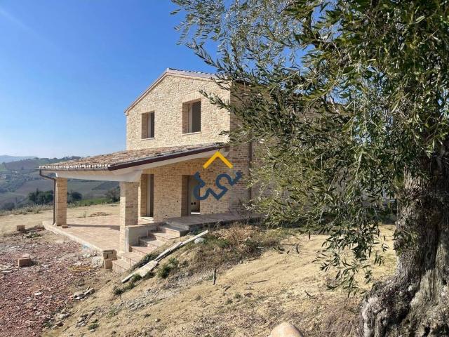 Rustico / Casale in vendita a Ripatransone AP