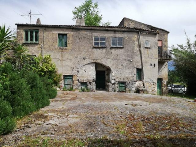 Rustico / Casale in vendita a Ruviano CE