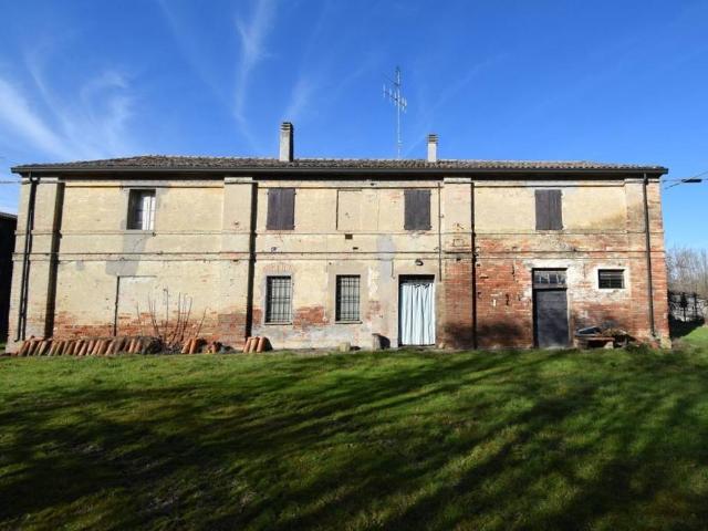 Rustico / Casale in vendita a Russi RA