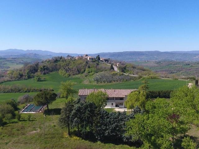 Rustico / Casale in vendita a Todi PG