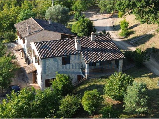 Rustico / Casale in vendita a Todi PG
