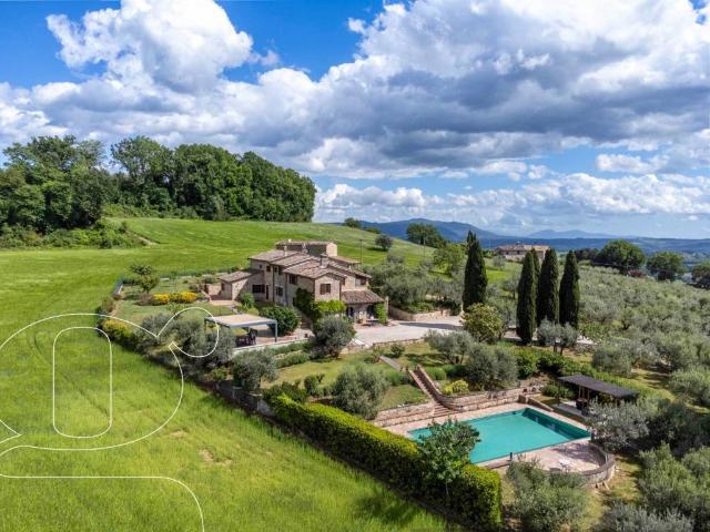 Rustico / Casale in vendita a Todi PG