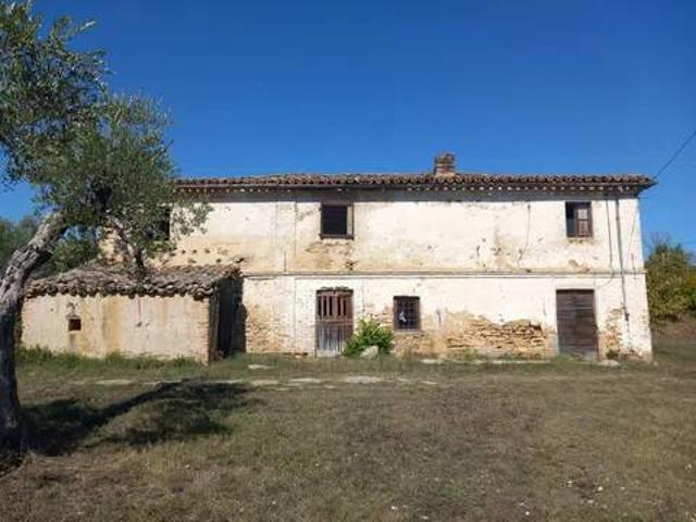 Rustico / Casale in vendita a Torrevecchia Teatina CH