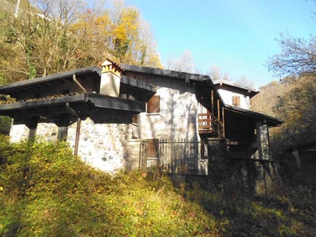 Rustico / Casale in vendita a Torre de' Busi BG