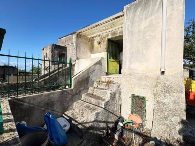 Rustico / Casale in vendita a Torre del Greco NA