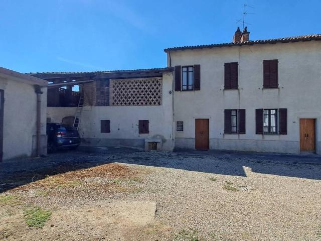 Rustico / Casale in vendita a Torricella Verzate PV
