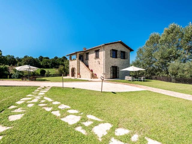 Rustico / Casale in vendita a Tarano RI