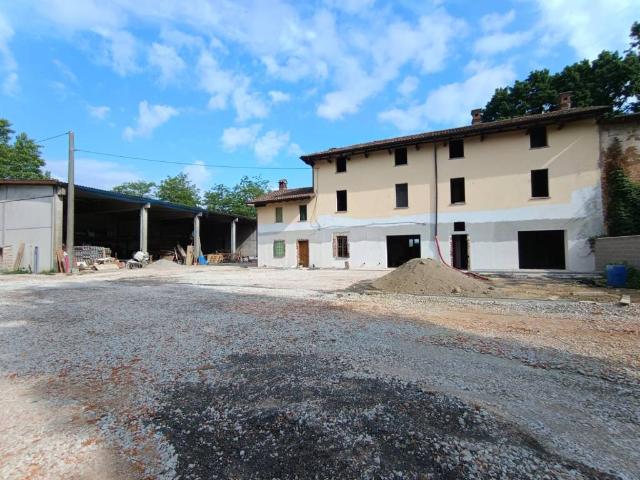 Rustico / Casale in vendita a Terranova dei Passerini LO