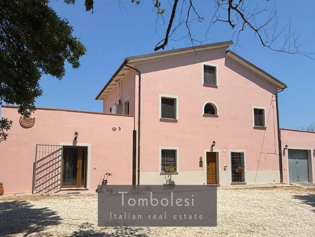 Rustico / Casale in vendita a Terre Roveresche PU