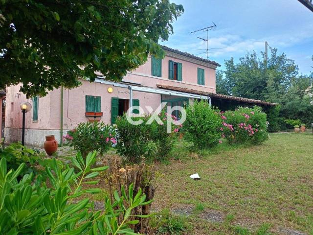 Rustico / Casale in vendita a Terre Roveresche PU