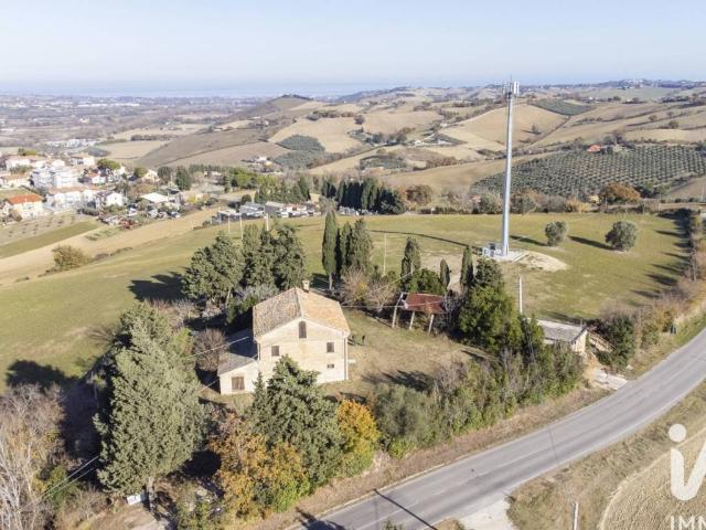 Rustico / Casale in vendita a Trecastelli AN
