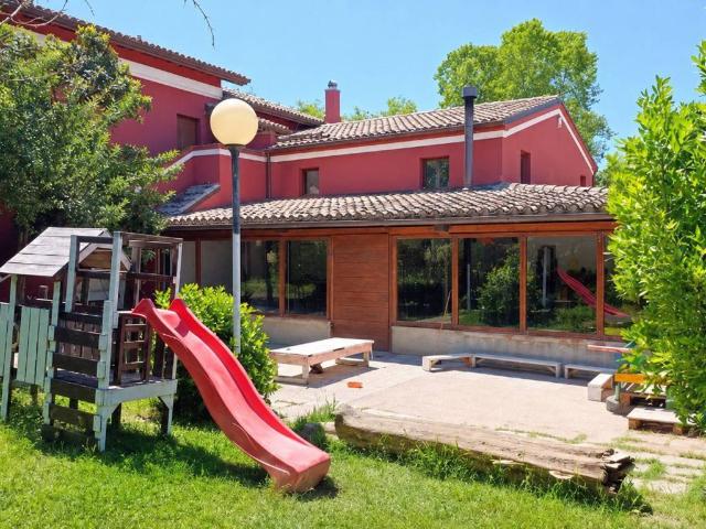 Rustico / Casale in vendita a Trecastelli AN