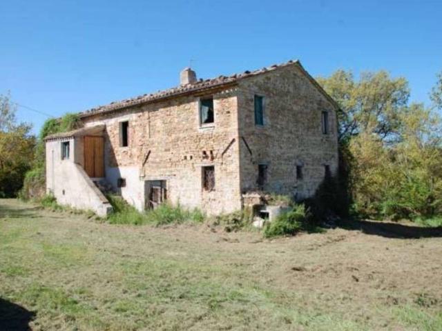 Rustico / Casale in vendita a Treia MC