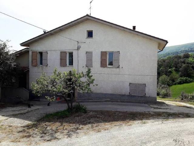 Rustico / Casale in vendita a Treia MC