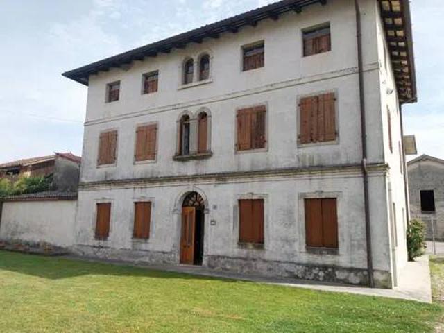 Rustico / Casale in vendita a Trivignano Udinese UD