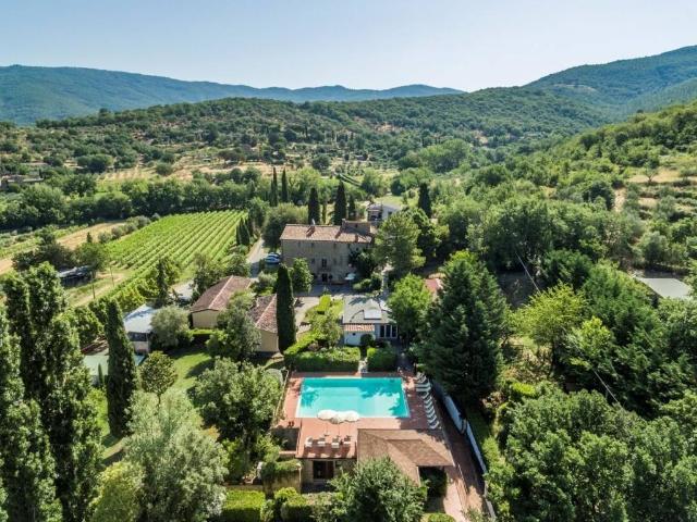 Rustico / Casale in vendita a Tuoro sul Trasimeno PG