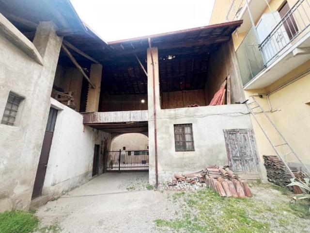 Rustico / Casale in vendita a Turate CO