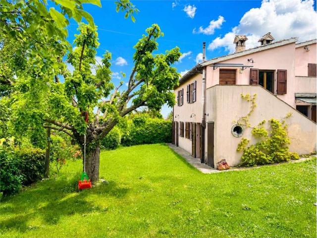 Rustico / Casale in vendita a Urbino PU
