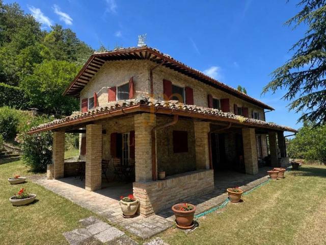 Rustico / Casale in vendita a Urbino PU