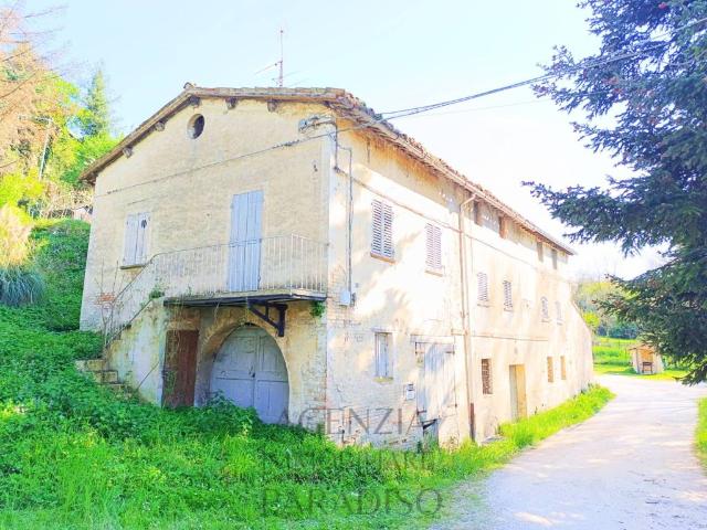 Rustico / Casale in vendita a Urbino PU
