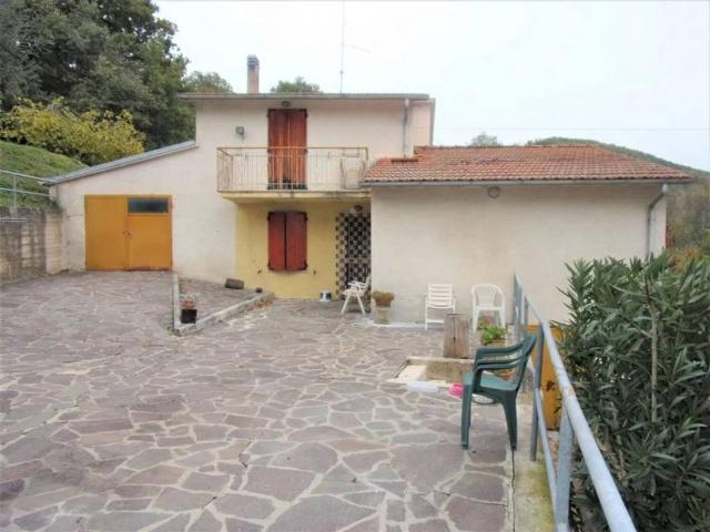 Rustico / Casale in vendita a Urbino PU