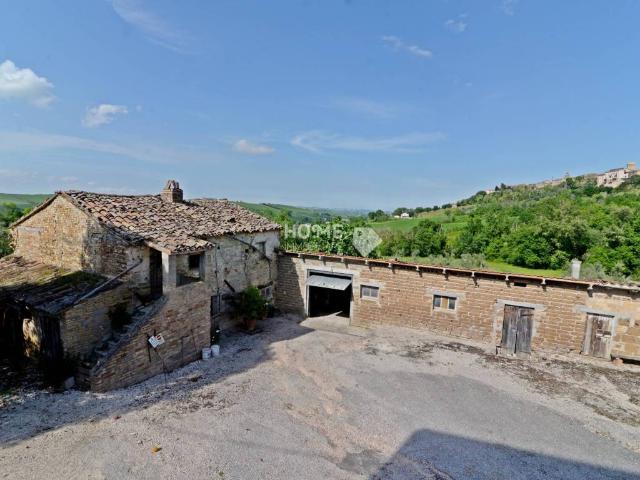 Rustico / Casale in vendita a Urbisaglia MC