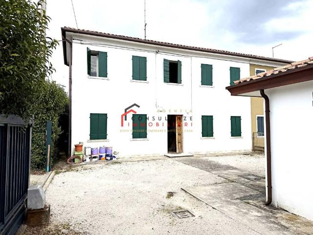 Rustico / Casale in vendita a Volpago del Montello TV
