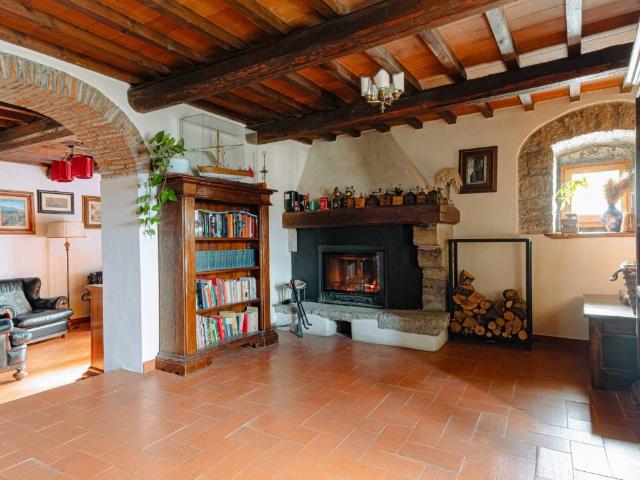 Rustico / Casale in vendita a Vaiano PO