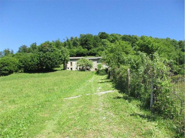 Rustico / Casale in vendita a Val Brembilla BG