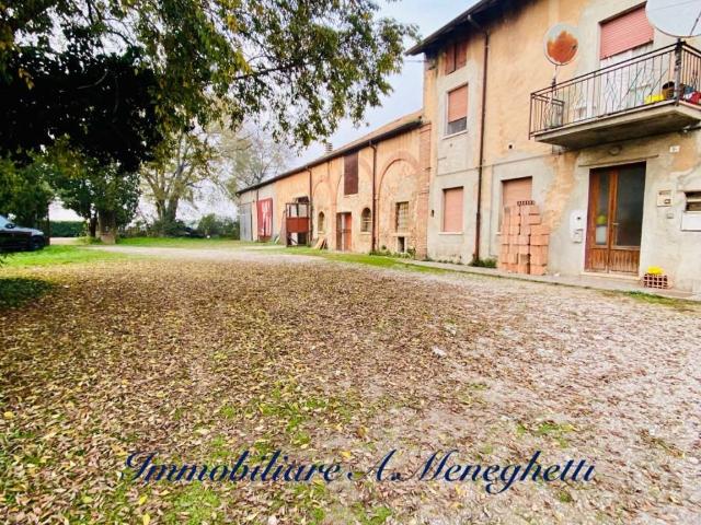Rustico / Casale in vendita a Valeggio sul Mincio VR