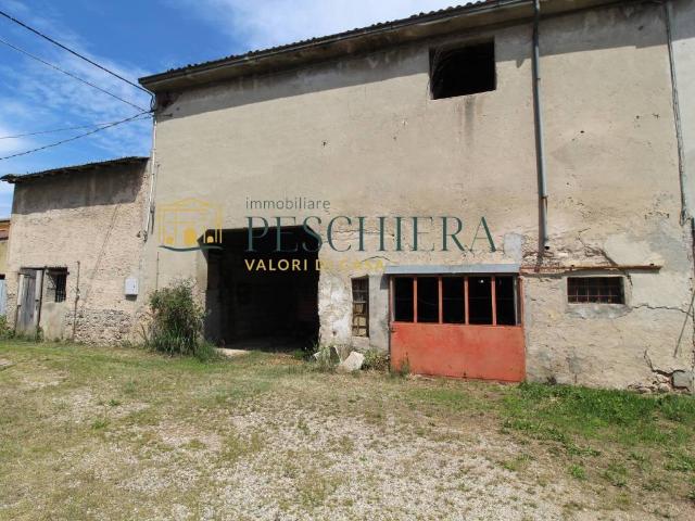 Rustico / Casale in vendita a Valeggio sul Mincio VR