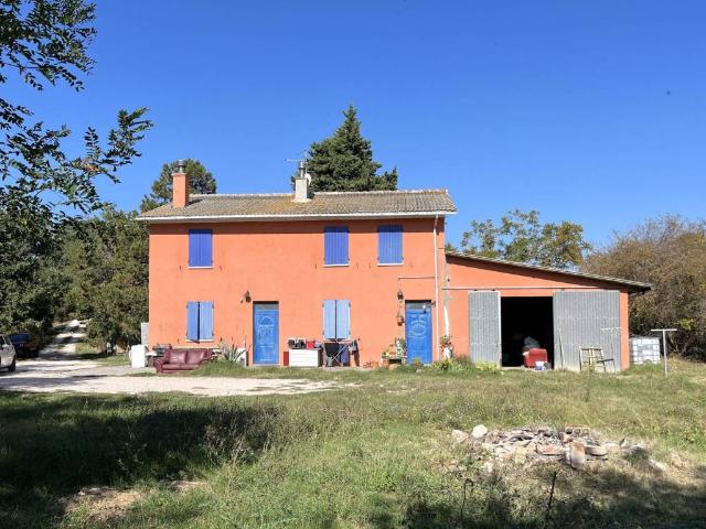 Rustico / Casale in vendita a Vallefoglia PU