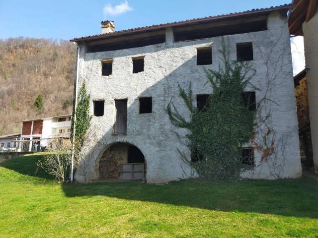 Rustico / Casale in vendita a Valli del Pasubio VI