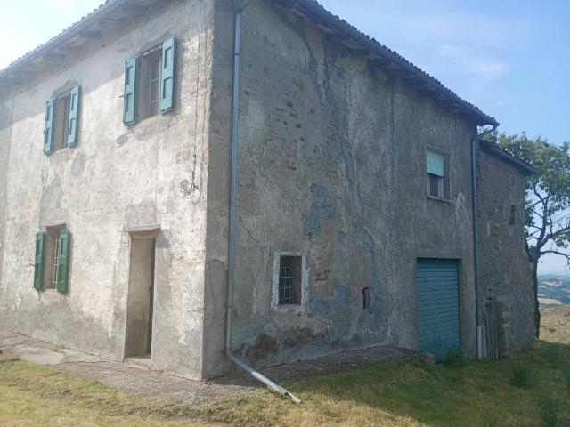Rustico / Casale in vendita a Valsamoggia BO