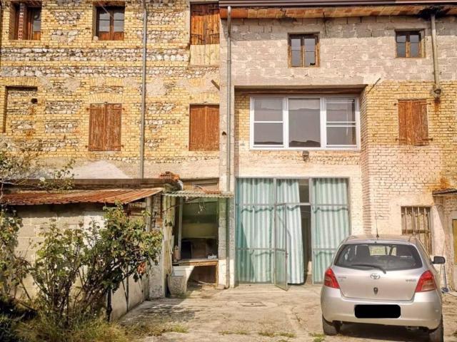 Rustico / Casale in vendita a Valvasone Arzene PN