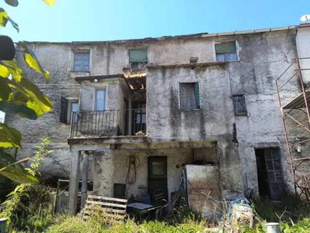 Rustico / Casale in vendita a Varese Ligure SP