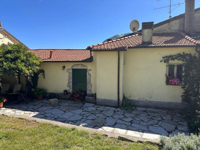 Rustico / Casale in vendita a Varese Ligure SP