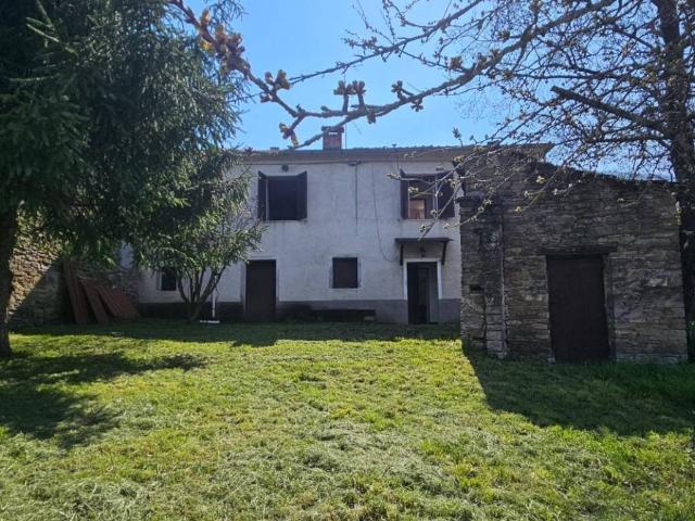 Rustico / Casale in vendita a Varsi PR