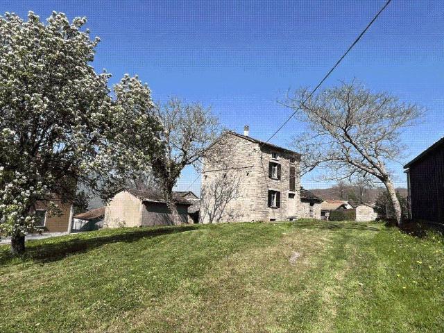 Rustico / Casale in vendita a Varsi PR