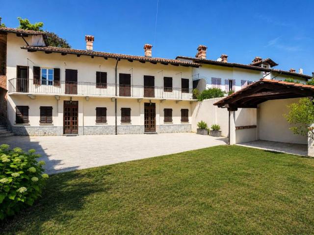 Rustico / Casale in vendita a Vezza d'Alba CN