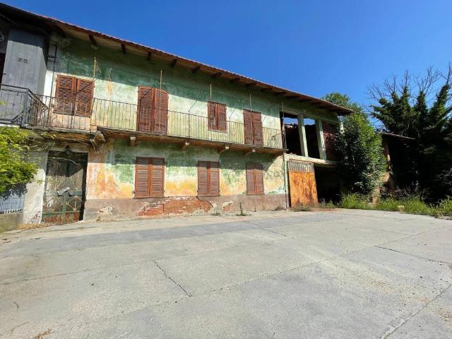 Rustico / Casale in vendita a Vezza d'Alba CN