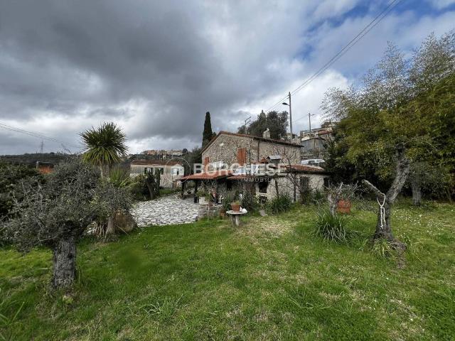 Rustico / Casale in vendita a Vezzano Ligure SP